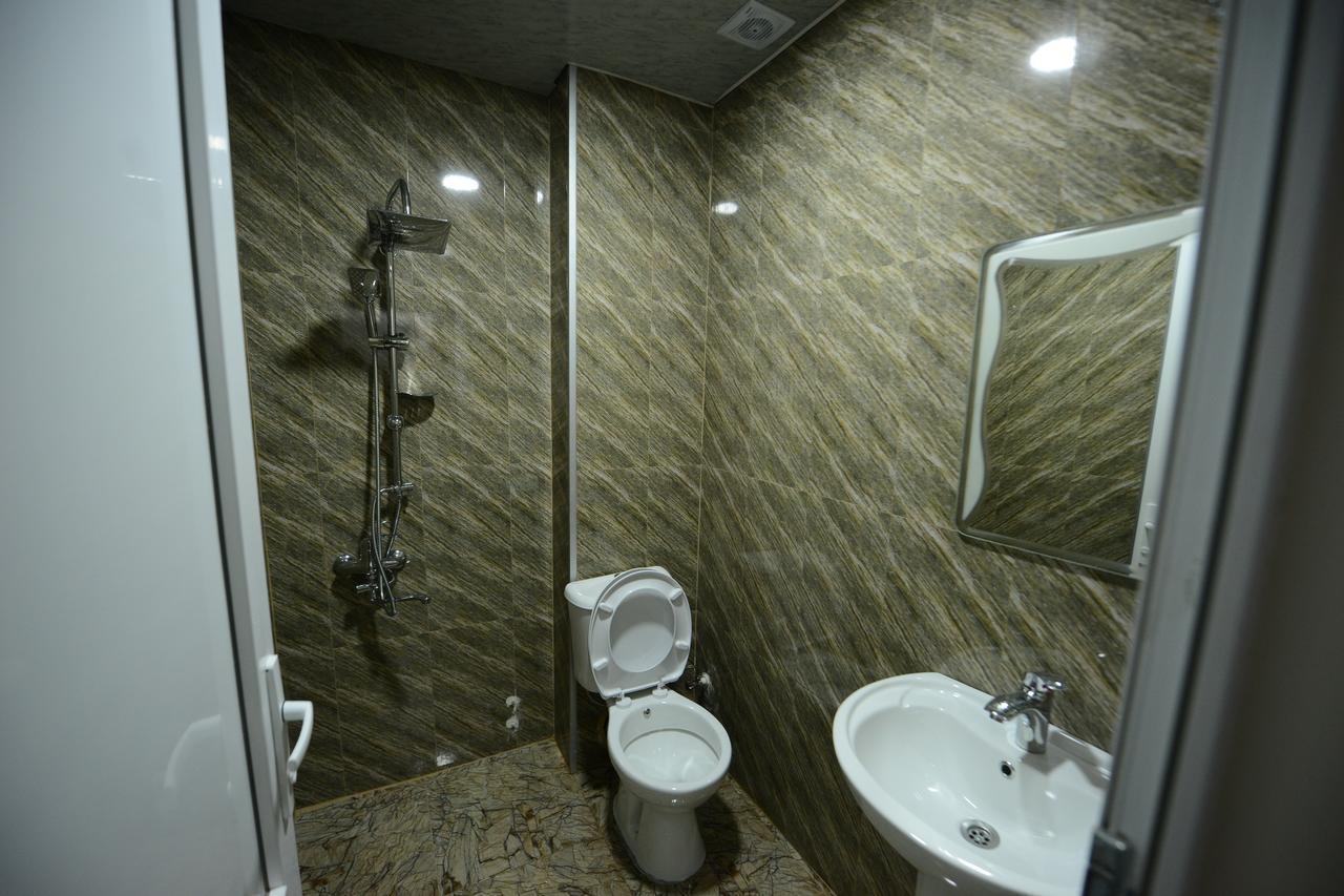 Family Hotel Batumi Exterior photo